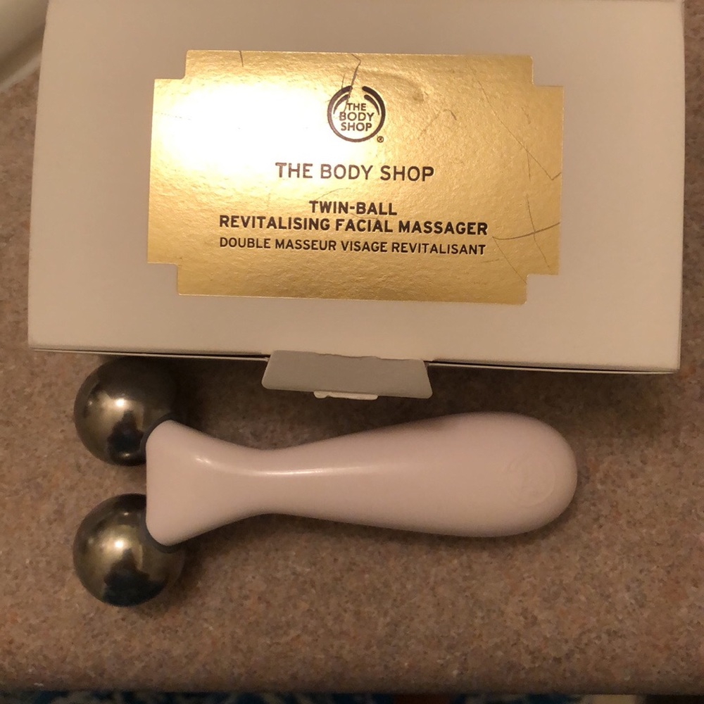 The Body Shop Facial Massager